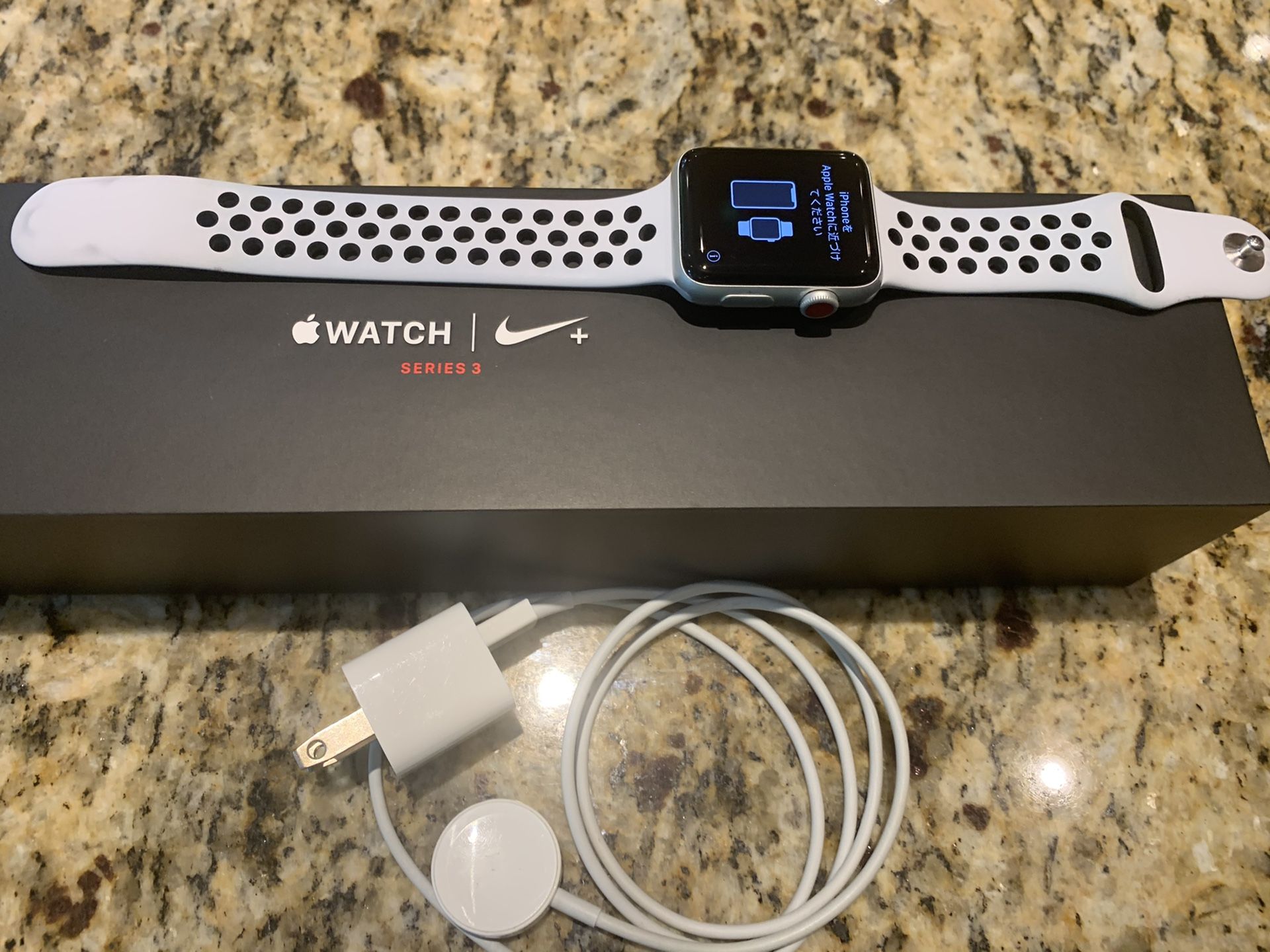 Apple Watch series 3 Nike+ 42mm GPS + Cellular unlocked