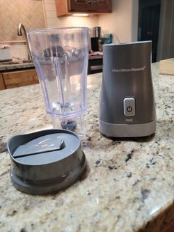 Hamilton Beach Personal Smoothie Blender with 14 Oz Travel Cup and Lid