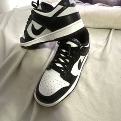 Nike Panda Dunks (size 8.5)