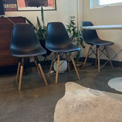 Set Of 4  Chairs