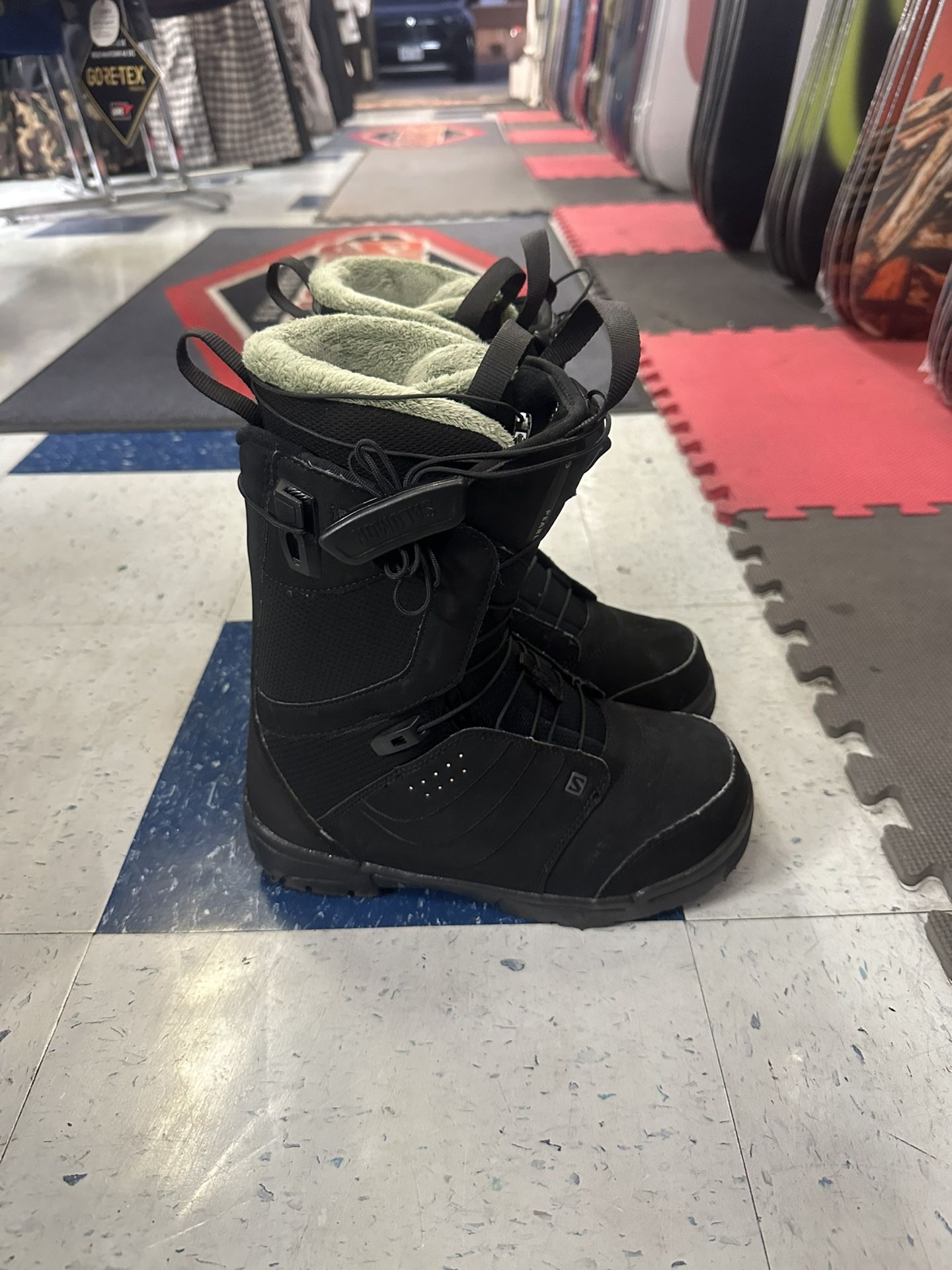 salomon size 7.5 snowboard Boots Certified With Warranty Located At Sin City Snowboards