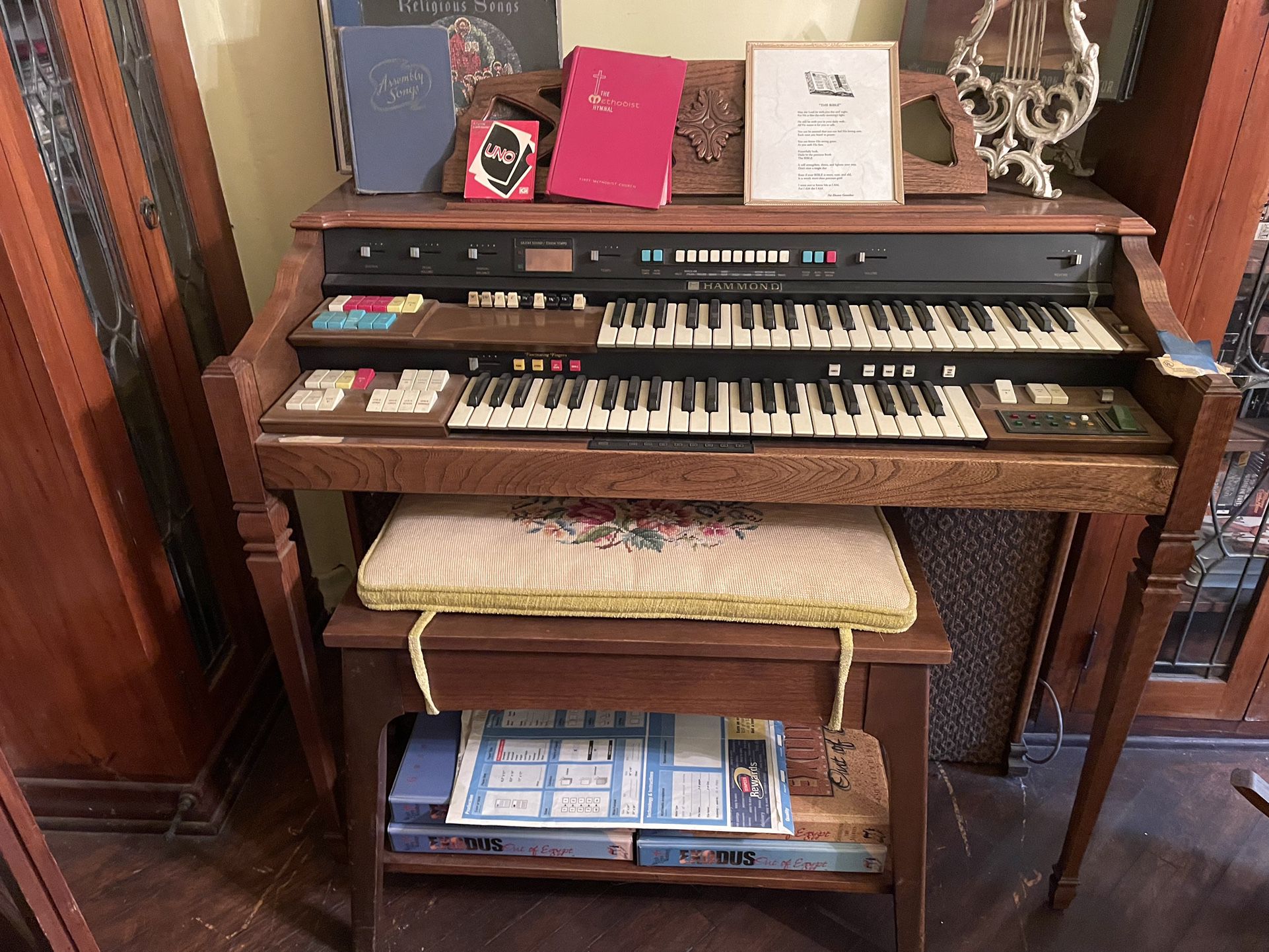 Hammond Organ and Bench