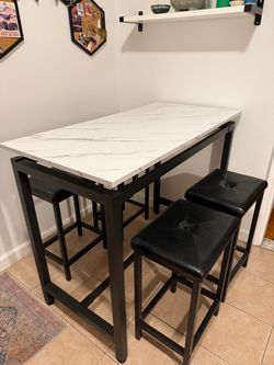 Bar Height Table with 4 Stools