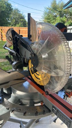 Miter Saw Rigid 12” w/stand