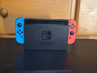 Nintendo Switch 1st Gen With Dock