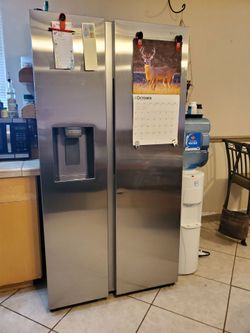 Samsung refrigerator with ice maker