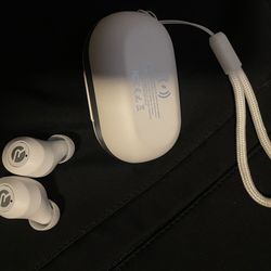 Earbud RYCON  in excelente condition like new hablo español