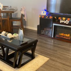 Coffee table with chairs / Center Piece Table