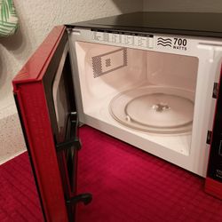 Microwave And Toaster 