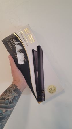 Hot Tools FLAT IRON NEW 