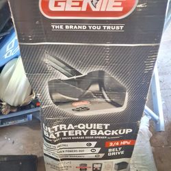 Genie ultra quiet 3/4 hp garage door battery backup