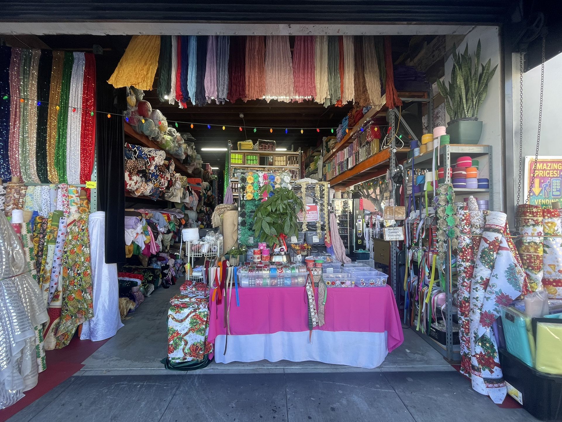 Fabrics , Tablecloths, Drapping