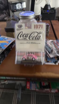 2021 M2 Machines 1953 VW Beetle Deluxe European Model 1971 Unity Coca Cola