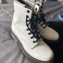 Dr Martens Size 7