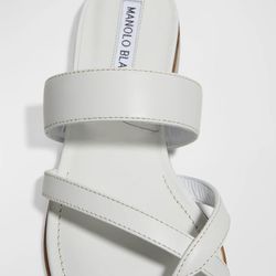 Manolo Blahnik Susa Flat Leather Sandals White 