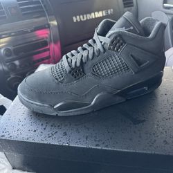 Black cat Jordan 4