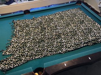 Women’s Shawl/Throw/Scarf