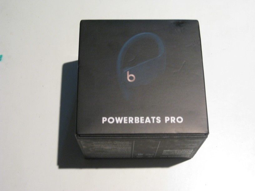 Good Condition Genuine Navy BEATS Powerbeats Pro