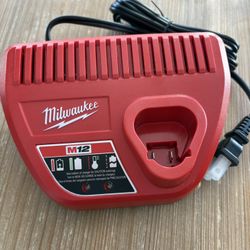 Milwaukee M12 Lithium Ion 12 Volt Battery Charger