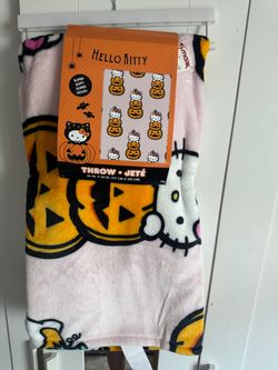 New VIRAL 2026 Hello Kitty Halloween Throw Blanket