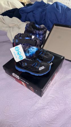 STAR WARS x stride rite youth boots 13M-Brand new in box