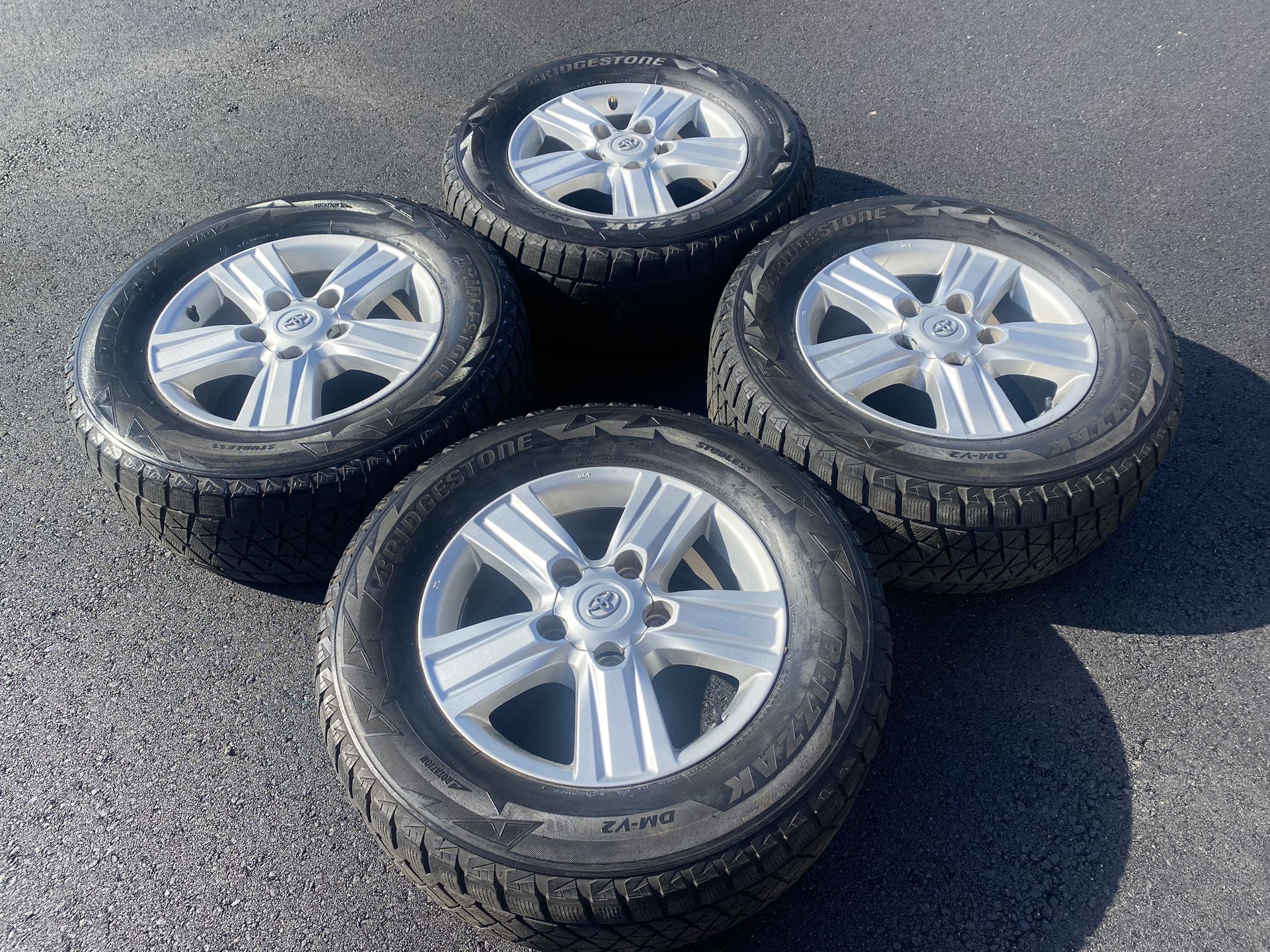 18” Toyota LandCruiser Wheels & tires ~ great tread ~ winter set   