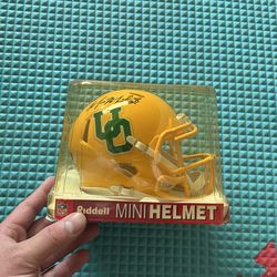 Autographed Marcus Mariota Oregon Duck mini helmet