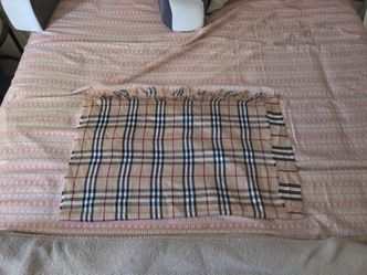 Burberry scarf in good condition