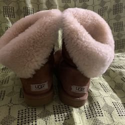 UGGs Size 9 