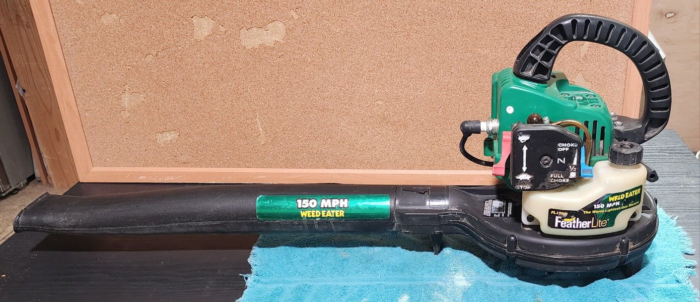Weed Eater Feather Lite Model FL1500 Gas Powered Leaf Blower
