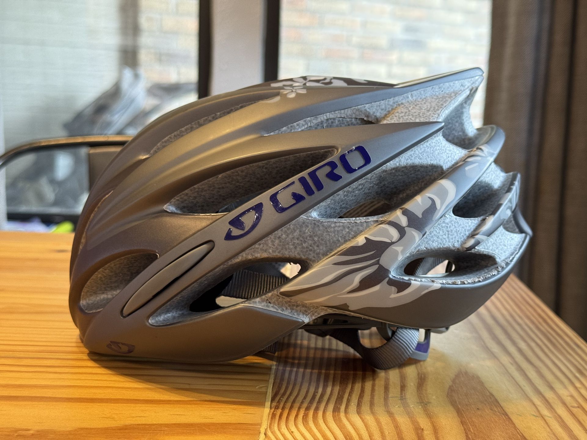 Giro Sonnet Women’s Helmet Small 51-55cm Grey Floral – 2014, Excellent Condition