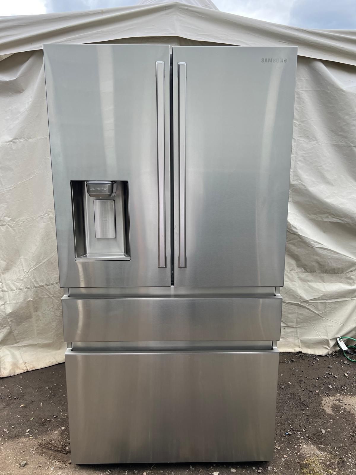 Samsung refrigerator in excellent condition💦🧊