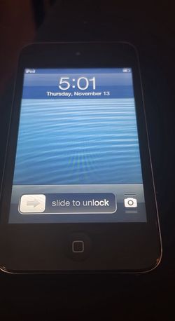 iPod Touch 4th Gen Black 8GB w/charger