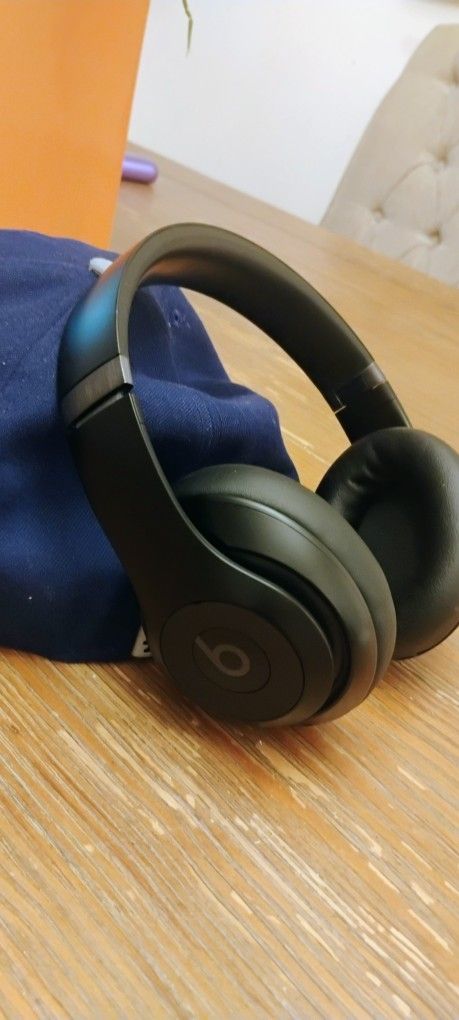 BEATS STUDIO PRO HEADPHONES