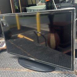 Samsung 40” TV with remote UN40eh5300f