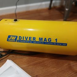 Underwater Treasure Hunters  Here IsYour Magnet Tool