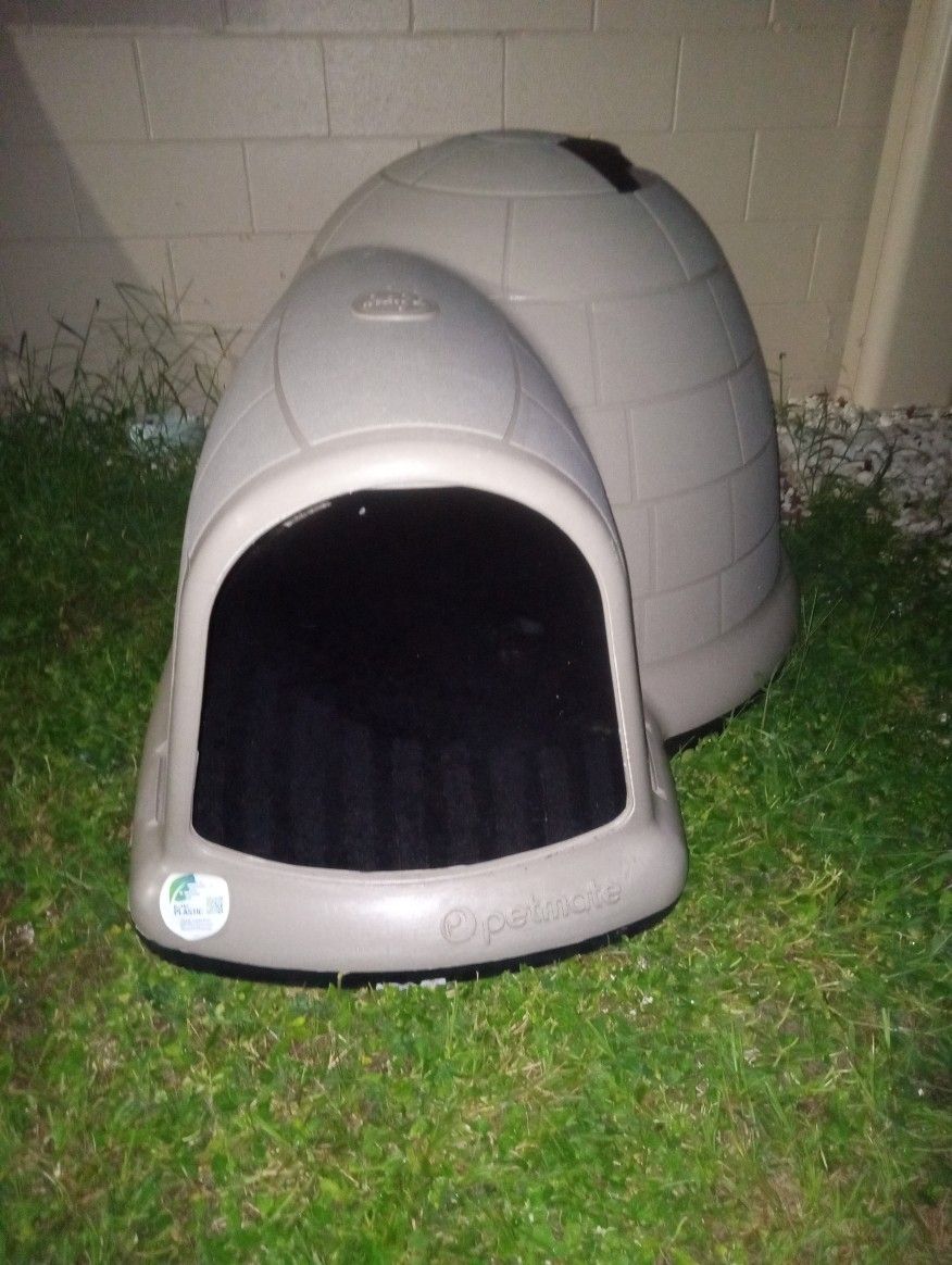 Doghouse Igloo