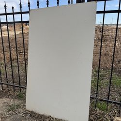 Quartz countertop remnant