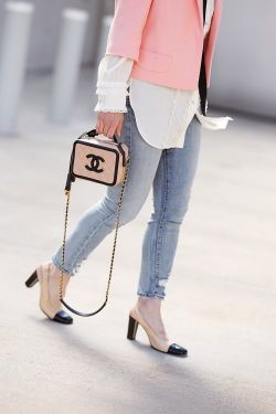 Chanel beige bag vanity case aged gold hardware vintage