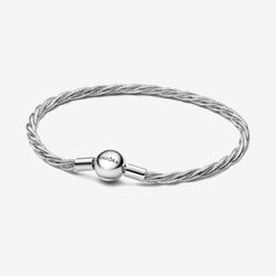 Round Pandora Clasp Twisted Snake Chain
Sterling silver