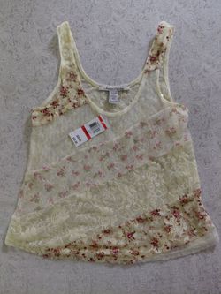 NWT XS American Rag Lace Floral Flowy Top Juniors