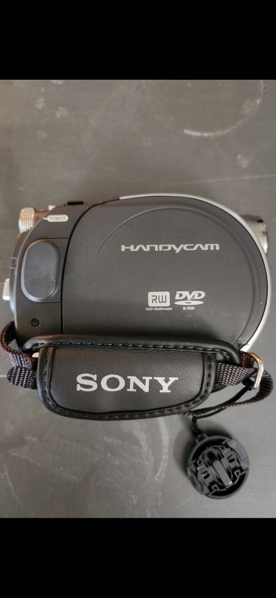 SONY DCR-DVD105 CAMCORDER  800X