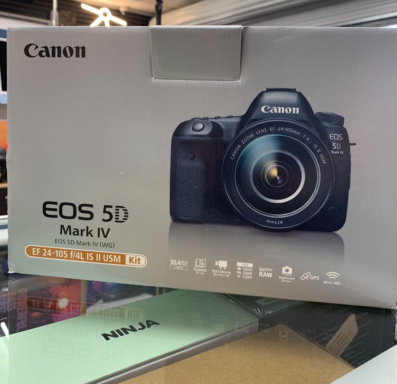 New Canon Eos 5D Mark Iv Full Frame Camera With EF 24 105 F4L - Main Image