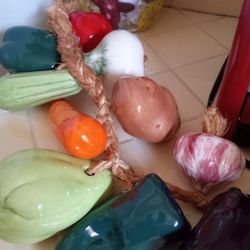 Beautiful Ceramic Hanging Veggies