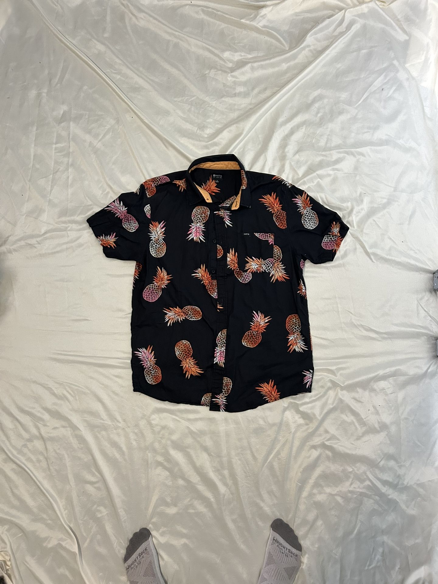 Matix Pineapple Print Hawaiian Button-Up Shirt – Black/Orange (Men’s Large)