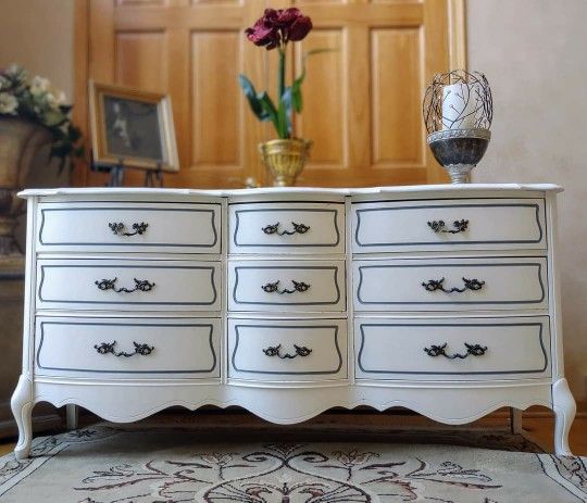 VINTAGE BROYHILL LONG DRESSER