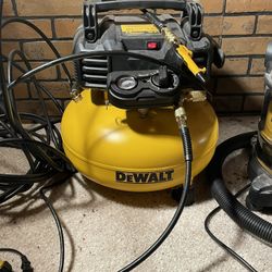 DEWALT Pancake Air Compressor, 6 Gallon, 165 PSI (DWFP55126) - Brand New