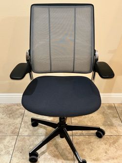 Humanscale Diffrient Smart Task Chair - Refurbished
