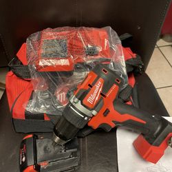 Milwaukee  18v Cordless Drill Kit