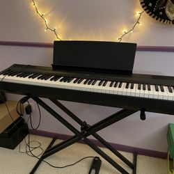 Yamaha P-115 Digital Piano Keyboard (full size)